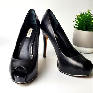 Guess Black Platform Peep Toe Heels Size 7